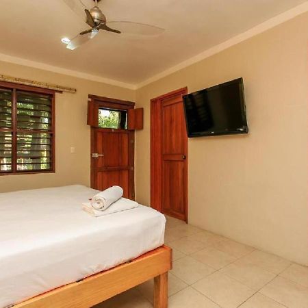 Esduma Iguanas Hotel Playa Del Carmen Exteriör bild