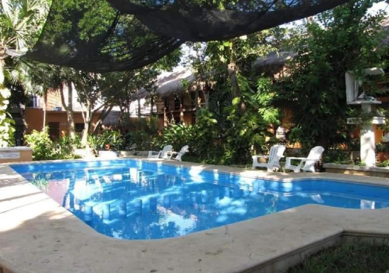 Esduma Iguanas Hotel Playa Del Carmen Exteriör bild