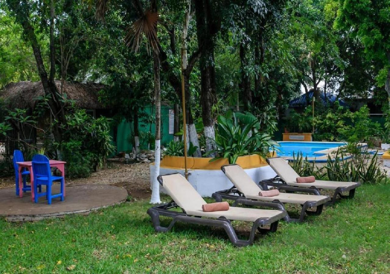 Esduma Iguanas Hotel Playa Del Carmen Exteriör bild