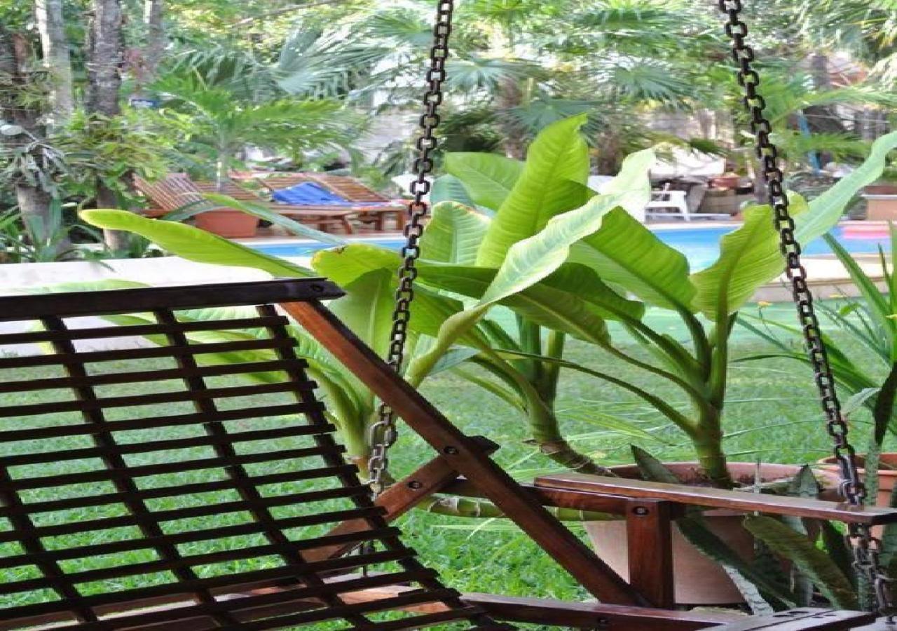 Esduma Iguanas Hotel Playa Del Carmen Exteriör bild