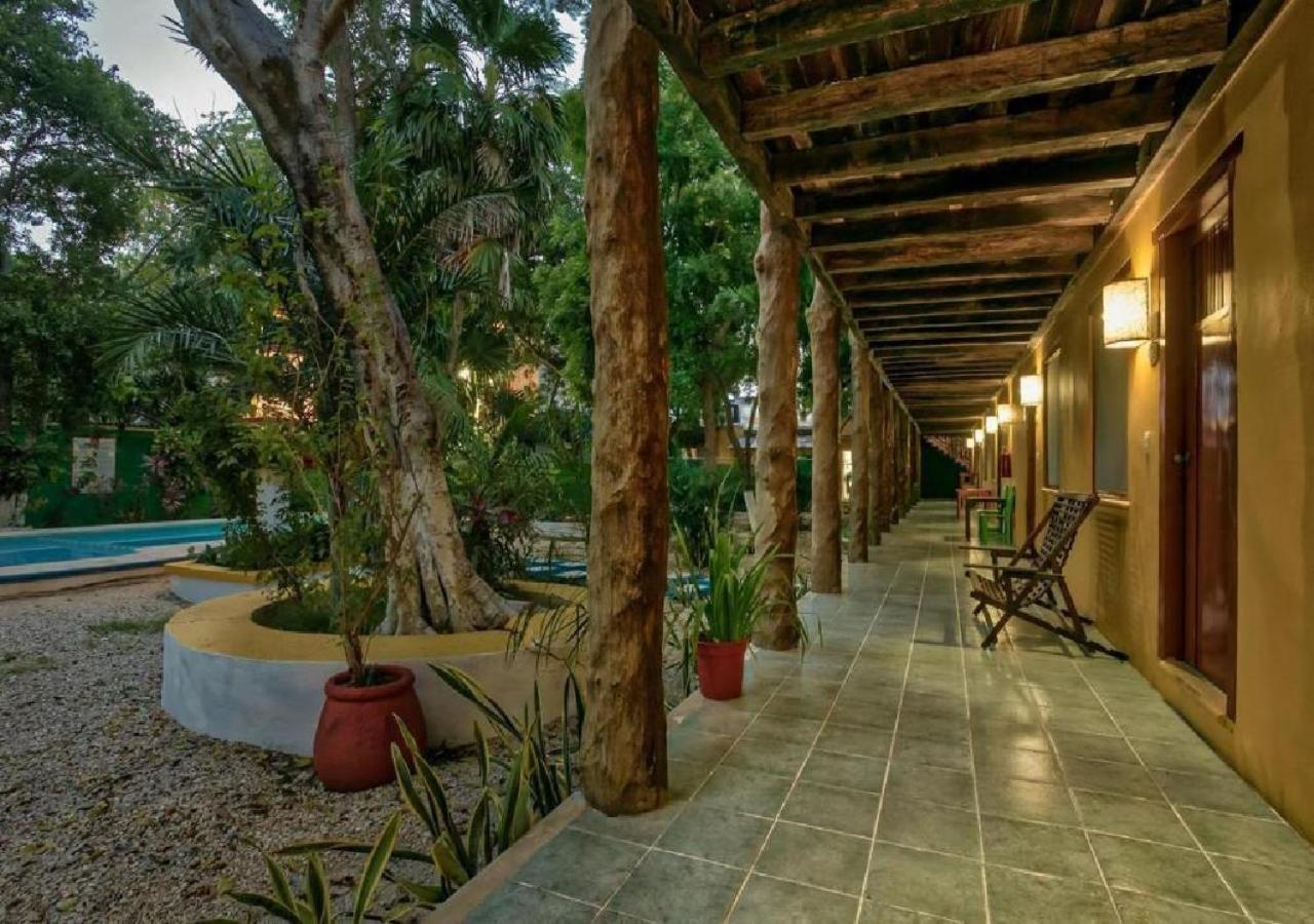 Esduma Iguanas Hotel Playa Del Carmen Exteriör bild