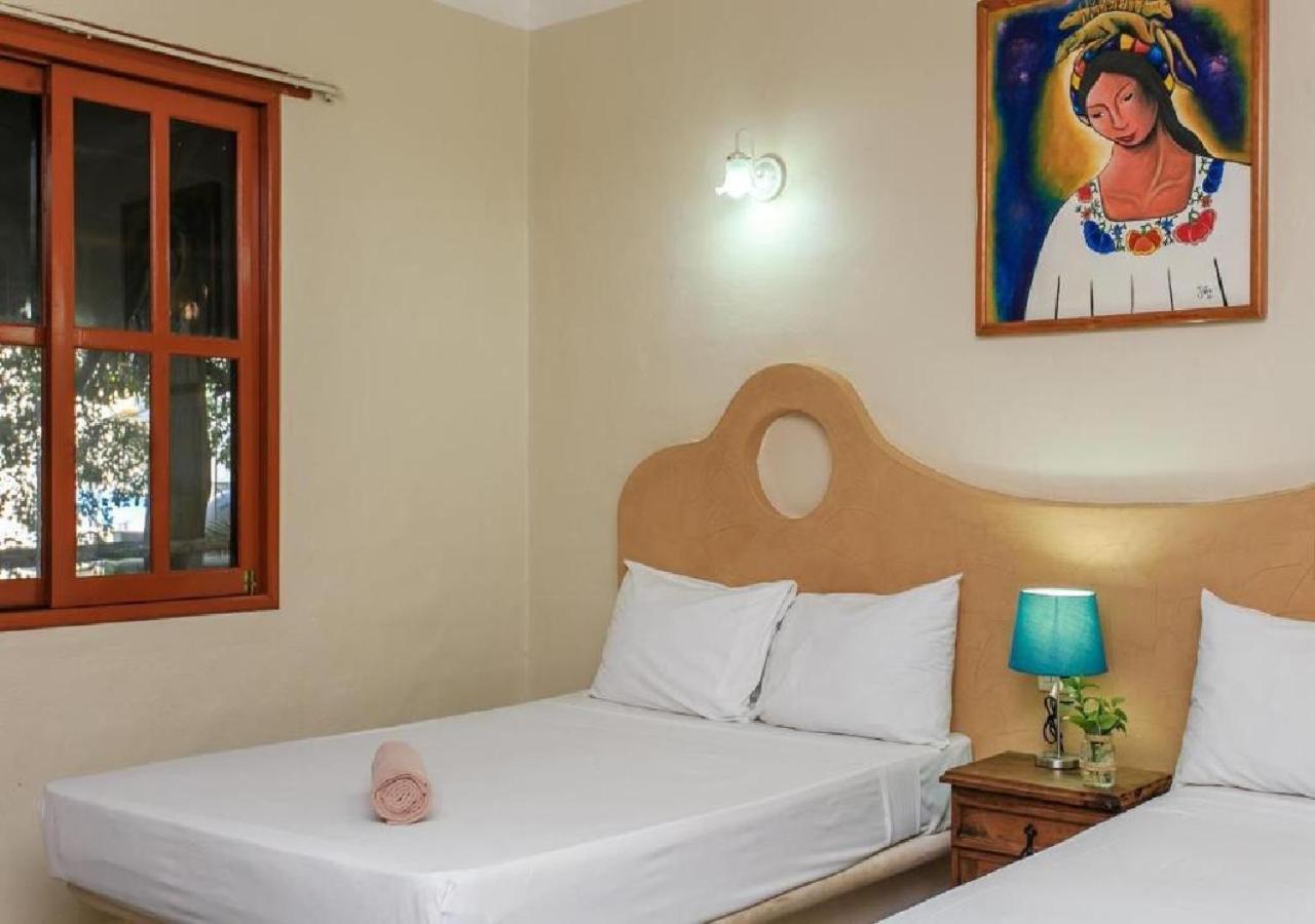 Esduma Iguanas Hotel Playa Del Carmen Exteriör bild